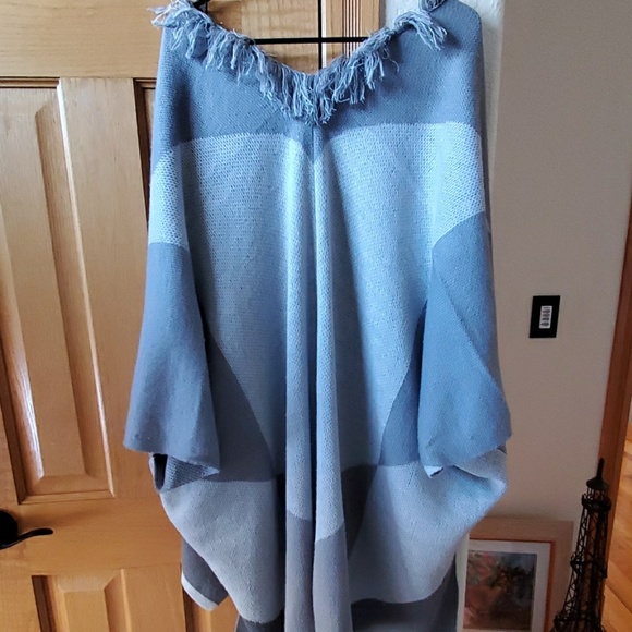 Cute shoulder wrap - Picture 2 of 2